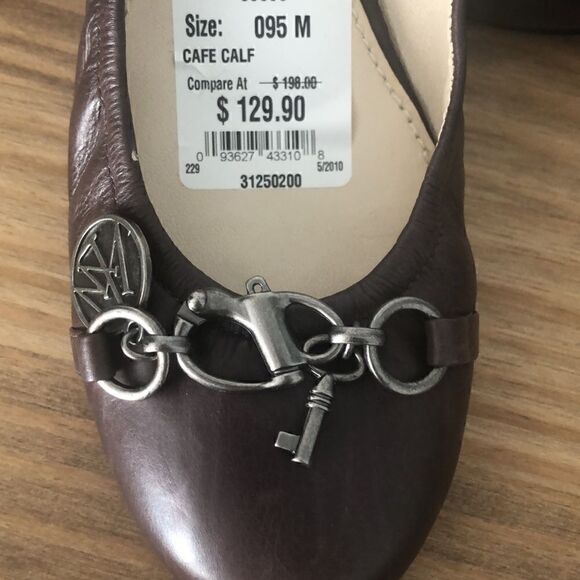 NIB Vera Wang Leather Libbie Cafe Calf Flats - 10 - Picture 6 of 8